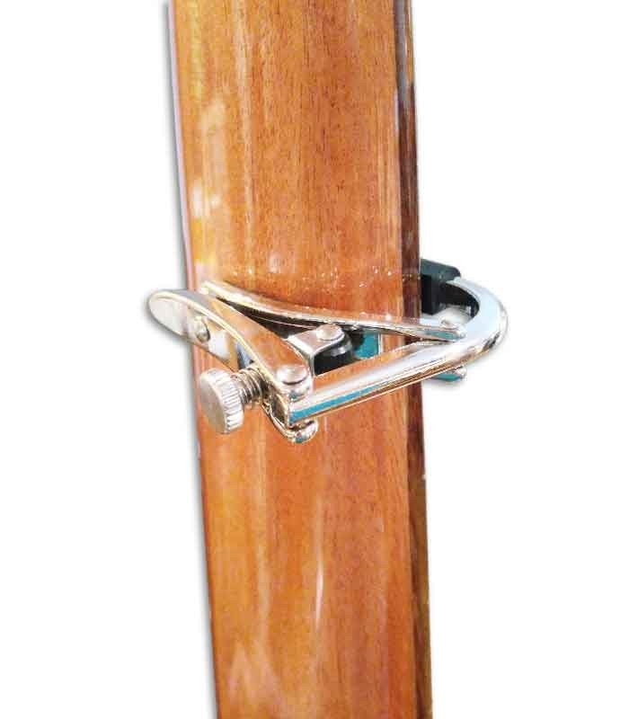 Transpositor Shubb C2 ajustado no braço visto por trás