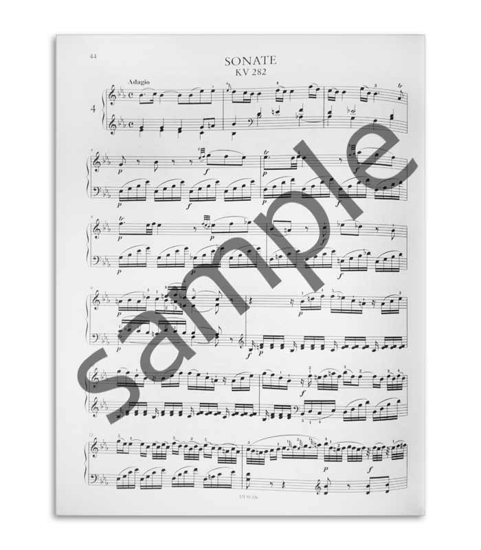 Amostra de página do livro Mozart Piano Sonatas Vol 1