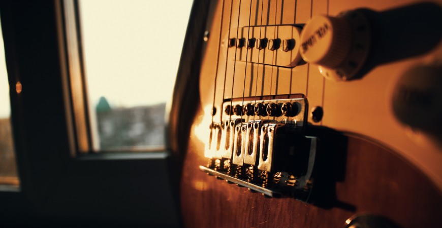 Como escolher a primeira guitarra