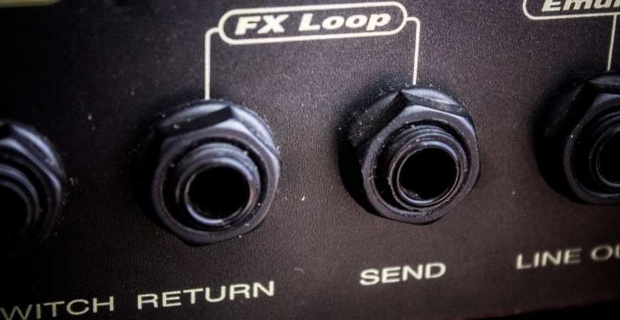 Como usar o loop de efeitos do amplificador