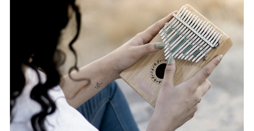 Como escolher uma Kalimba: tamanho, afinação e timbre