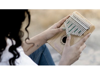 Como escolher uma Kalimba: tamanho, afinação e timbre
