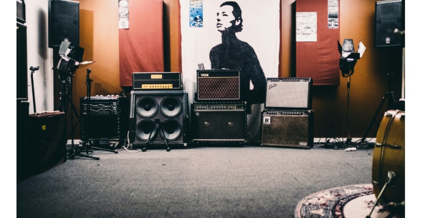Como montar uma sala de ensaio: equipamento, ligações e organização