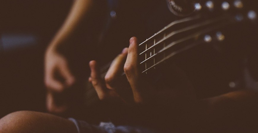 Os melhores canais para aprender guitarra do YouTube